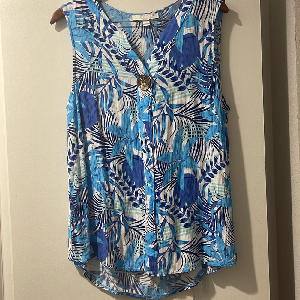 Juniper & Lime women XL Floral V neck gold button accent